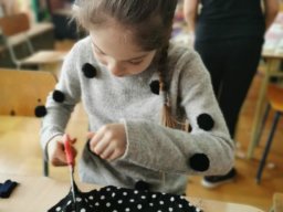 b_1024_768_0_00_images_2022_2023_Swietlica_krawiectwo_335015347_866314671094231_2636058936819466029_n